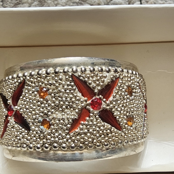 4 PIER 1 IMPORTS JEWELED SILVER PLATED ROUND NAPKIN RINGS - Picture 7 of 8